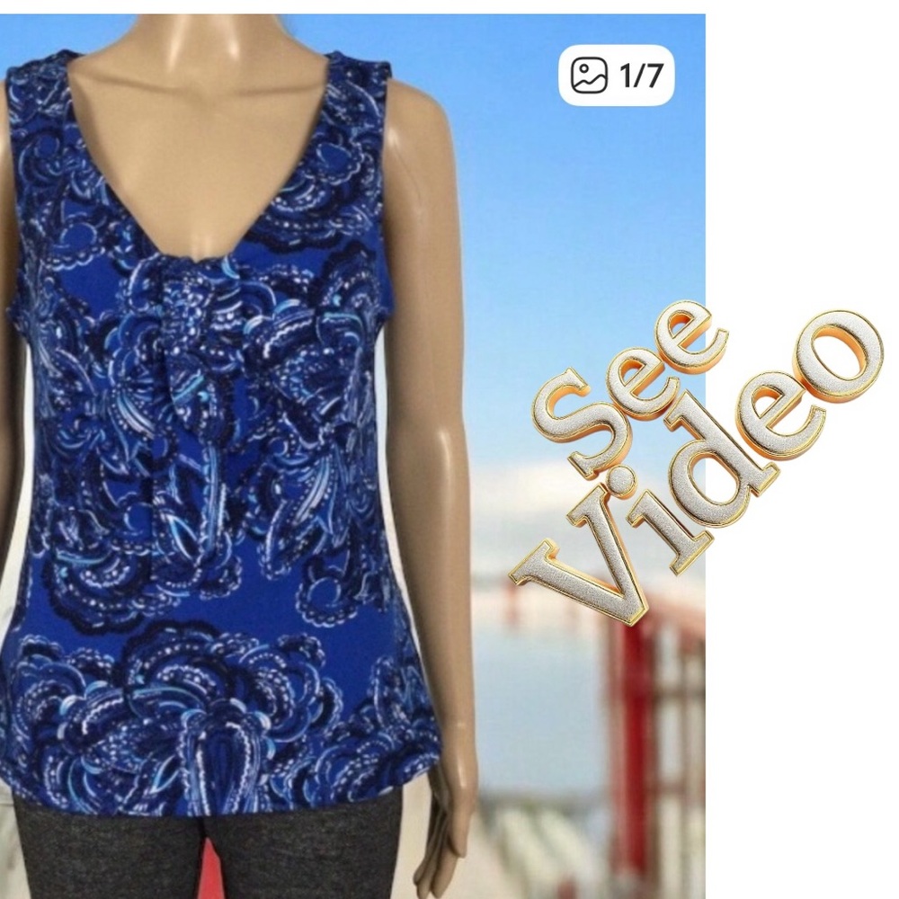 👛 2$15 MELANIE LYNE Stretchy Blue Floral Tank Medium